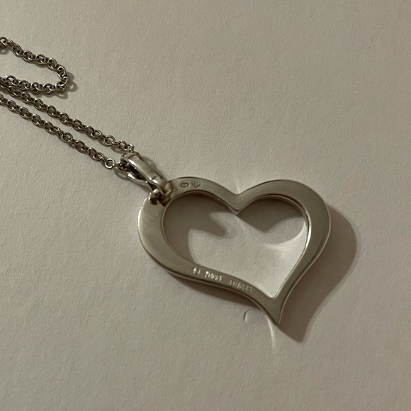 Piaget Signature Heart Pendant Necklace - Picture 4 of 5